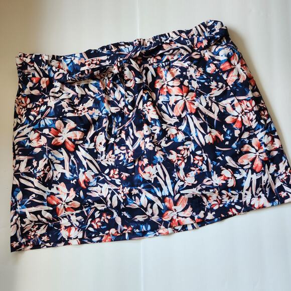 St. John's Bay Women's 1X Skirt/Skort Floral Pockets Attached Sash Belt - Picture 1 of 5